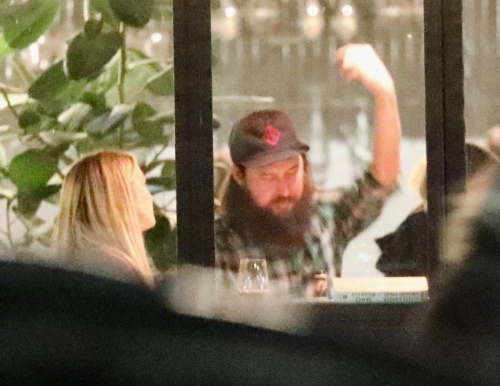 Kate Hudson and Danny Fujikawa at Dinner Date in Malibu, January 2024 2