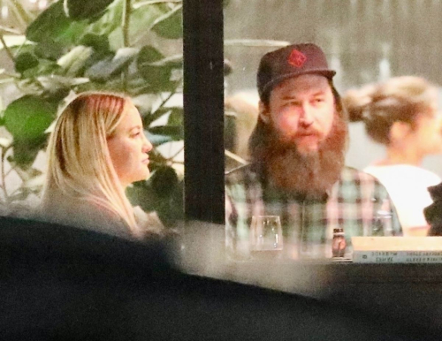 Kate Hudson and Danny Fujikawa at Dinner Date in Malibu, January 2024 3