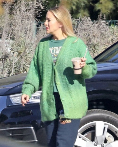 Kate Hudson Leaves Shell Set Trailer in Los Angeles, January 2024 2