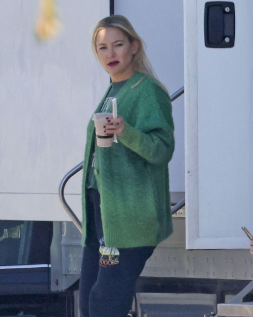 Kate Hudson Leaves Shell Set Trailer in Los Angeles, January 2024 3