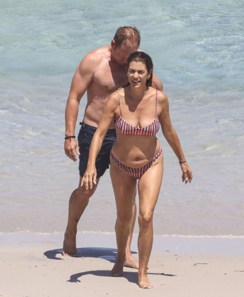 Kate Walsh in Bikini at Perth Swanbourne Beach, December 2023