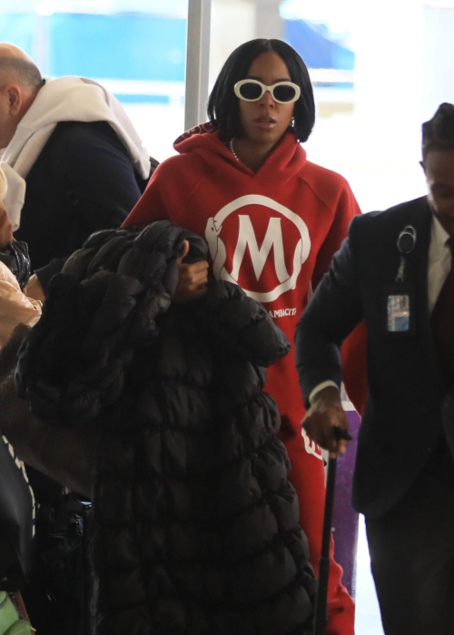 Kelly Rowland at LAX Airport in Los Angeles, January 2024 1