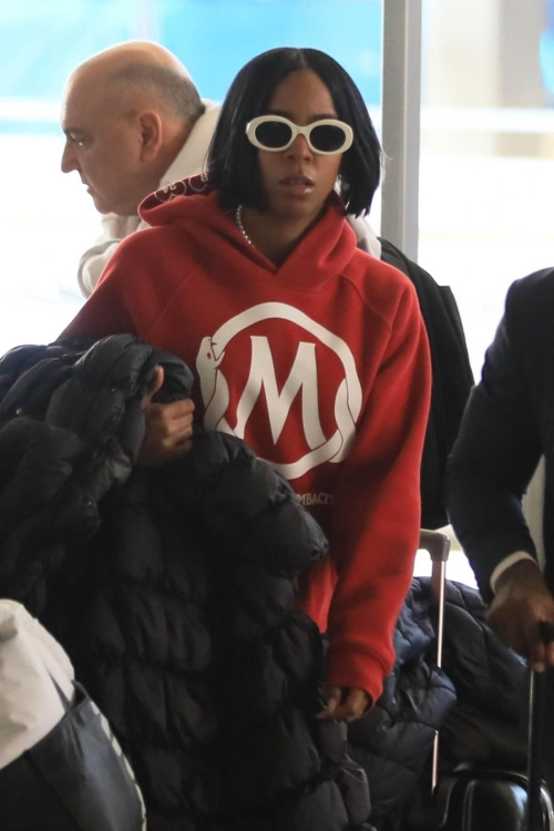 Kelly Rowland at LAX Airport in Los Angeles, January 2024 4