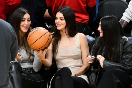 Kendall Jenner at Oklahoma City Thunder vs Los Angeles Lakers Game, January 2024 1