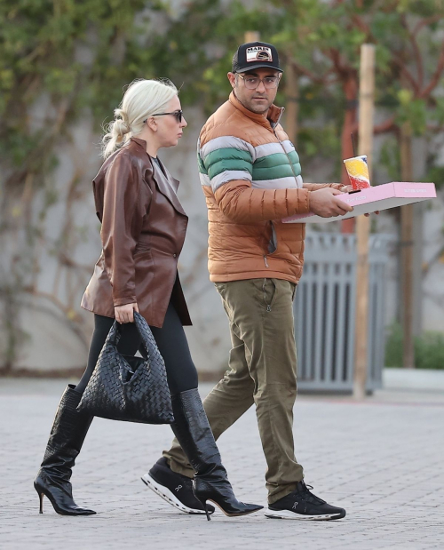 Lady Gaga on New Year’s Day Pizza Run in Malibu, January 2024 5