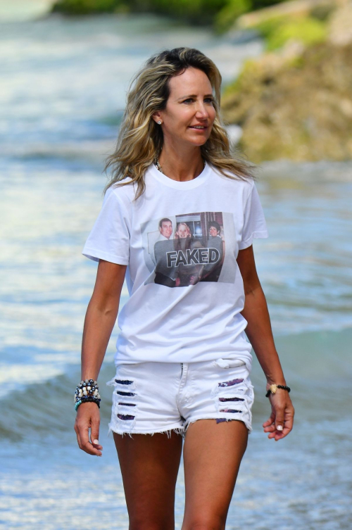 Lady Victoria Hervey at Porey Spring in Barbados, January 2024 2