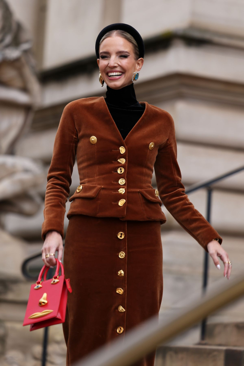 Leonie Hanne at Schiaparelli Spring/Summer Show in Paris, January 2024 1