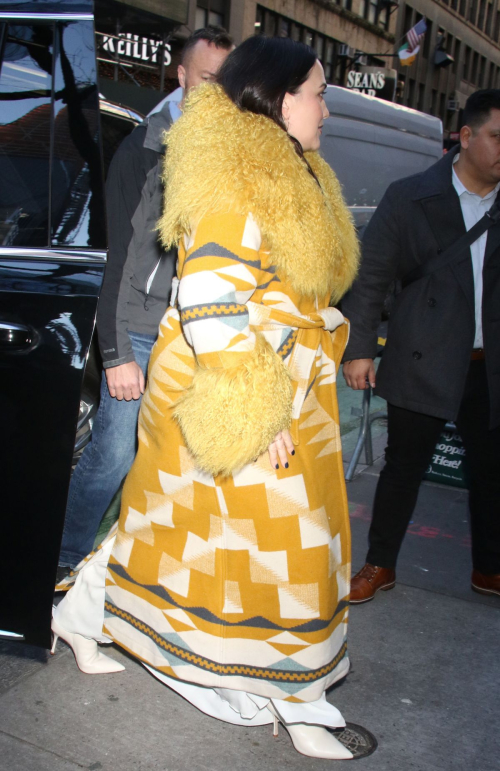 Lily Gladstone Arrives at Today Show in New York, January 2024 1