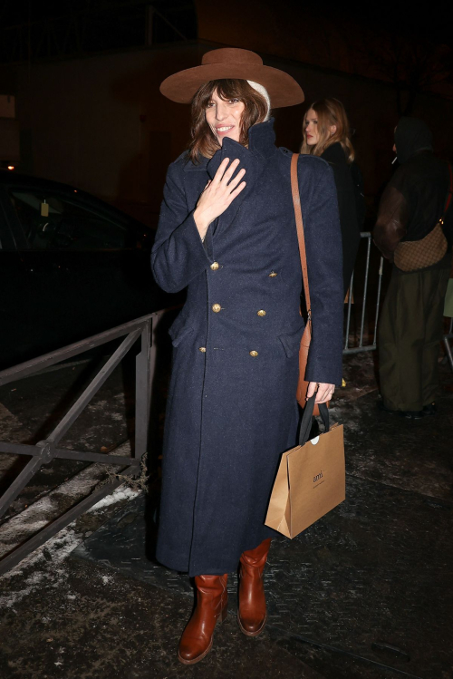 Lou Doillon at AMI Menswear Fall/Winter 2024-2025 Show in Paris, January 2024 4