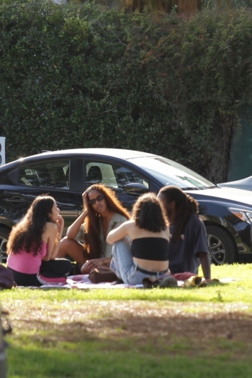 Malia Obama at a Park with Friends in Los Angeles, January 2024 3