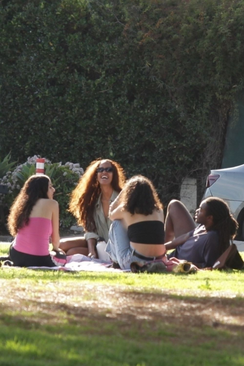 Malia Obama at a Park with Friends in Los Angeles, January 2024 8