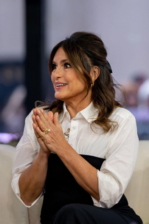 Mariska Hargitay at Today Show, New York, January 2024 6