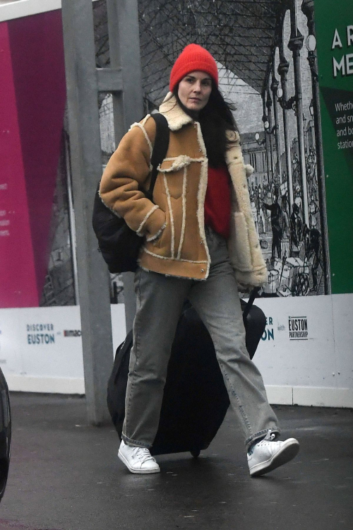 Michelle Dockery Catches a Train in London, January 2024 2