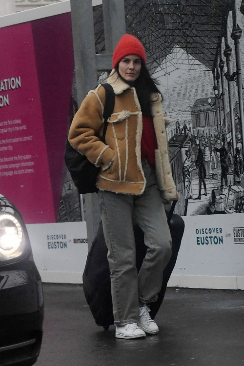 Michelle Dockery Catches a Train in London, January 2024 4