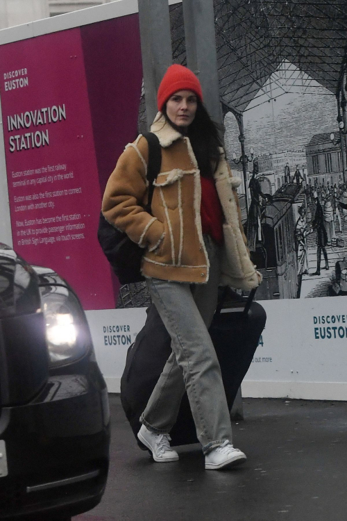 Michelle Dockery Catches a Train in London, January 2024 5