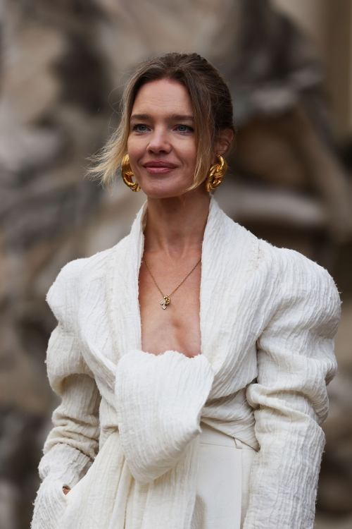 Natalia Vodianova Arrives at Schiaparelli Spring/Summer 2024 Show, January 2024 5