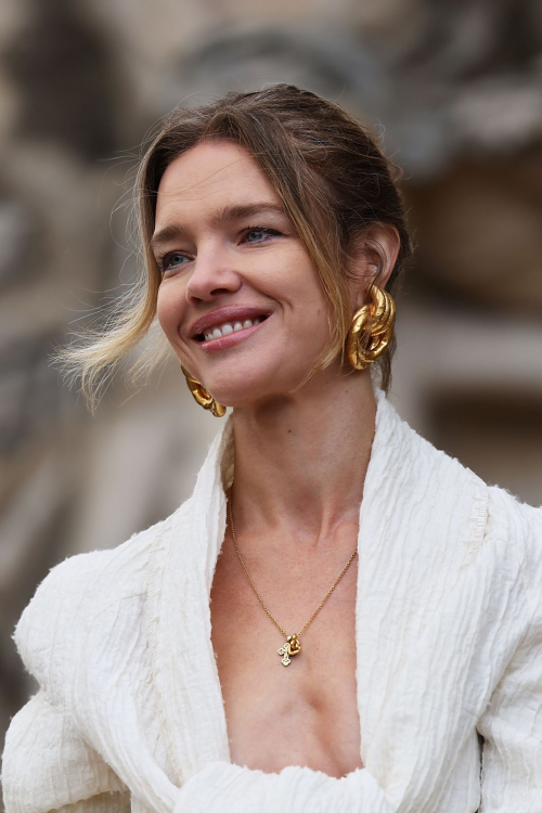 Natalia Vodianova Arrives at Schiaparelli Spring/Summer 2024 Show, January 2024 7