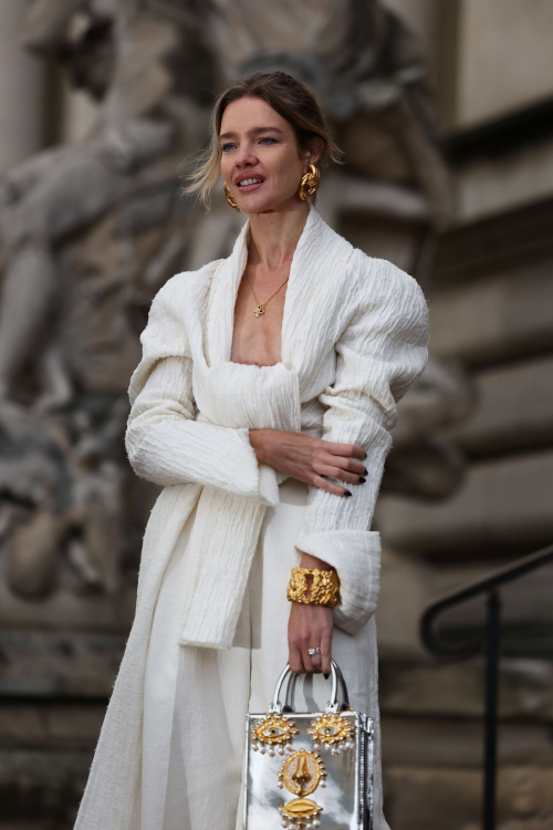 Natalia Vodianova Arrives at Schiaparelli Spring/Summer 2024 Show, January 2024 8