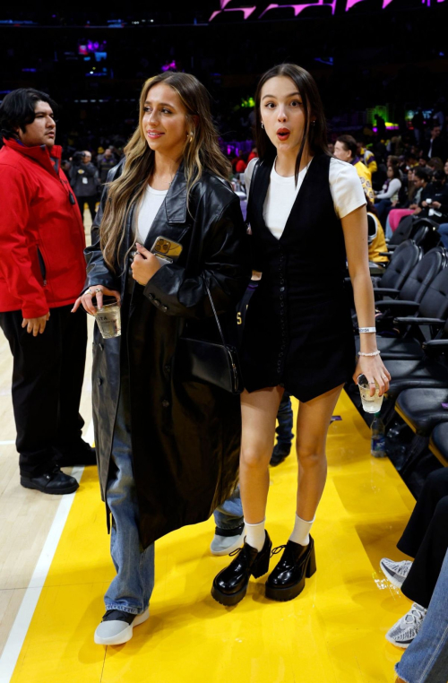 Olivia Rodrigo and Tate McRae at Lakers vs Nets Game in Los Angeles, January 2024 3