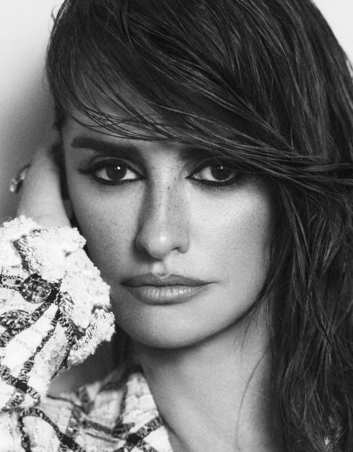 Penelope Cruz for Elle Magazine, February 2024 4