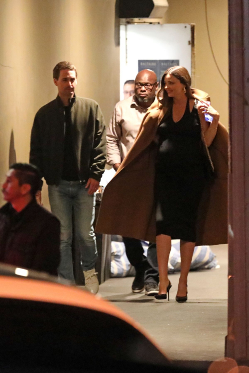 Pregnant Miranda Kerr Out for Dinner in Los Angeles, January 2024 6