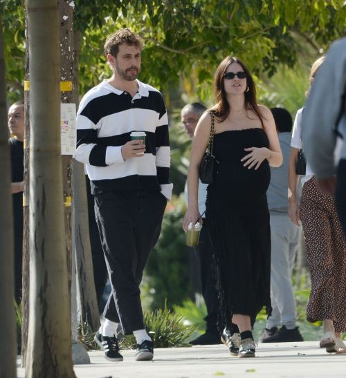 Pregnant Natalie Joy and Nick Viall Out for Lunch in Los Angeles, January 2024