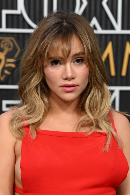 Pregnant Suki Waterhouse at 75th Primetime Emmy Awards in Los Angeles, January 2024 4