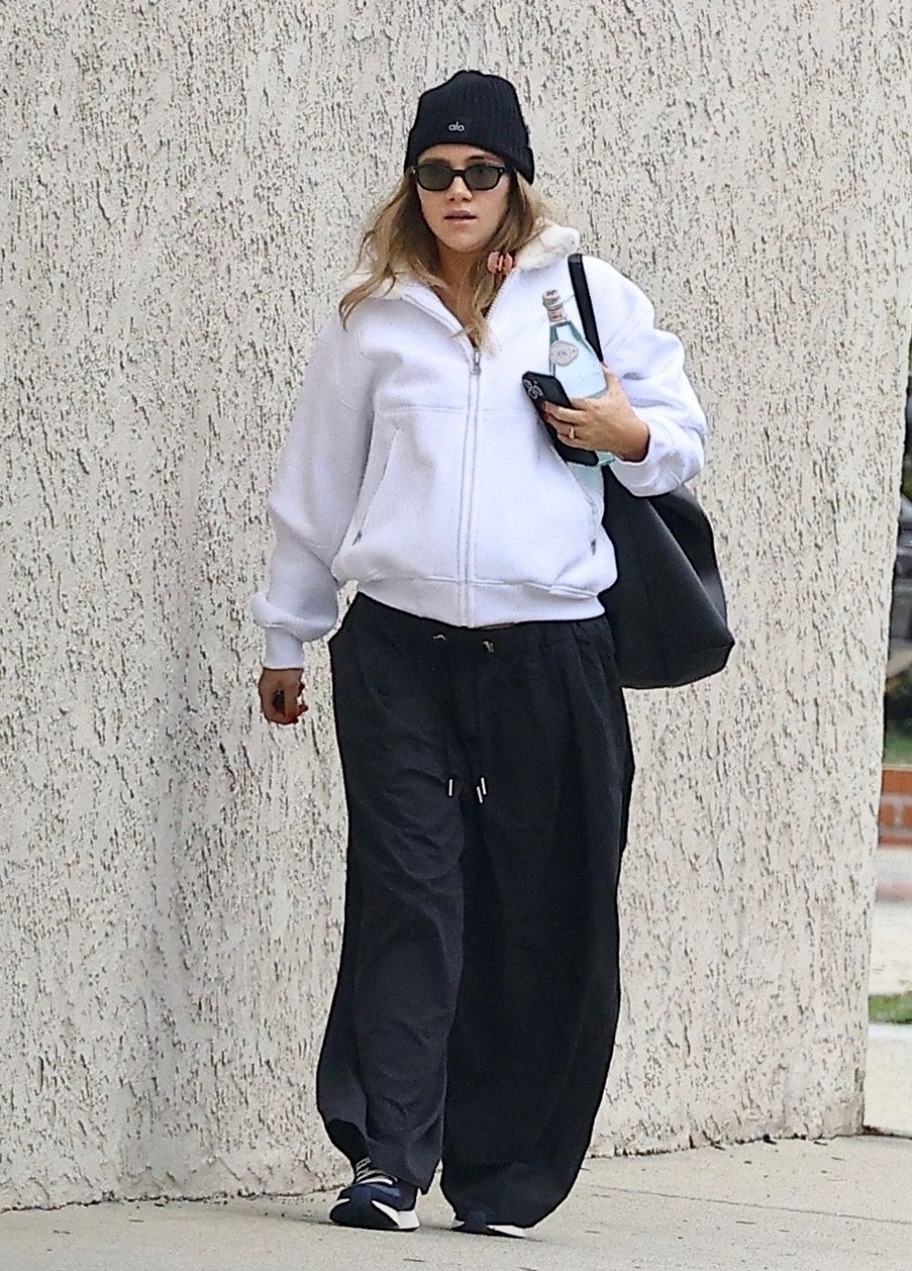 Pregnant Suki Waterhouse Visiting Nutrition Services in Los Angeles, January 2024