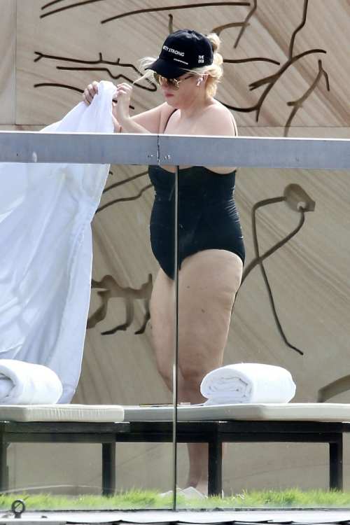 Rebel Wilson in Swimsuit at Sydney Hotel Pool, January 2024