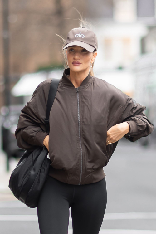 Rosie Huntington-Whiteley at KX Private Members Club Gym in London, January 2024