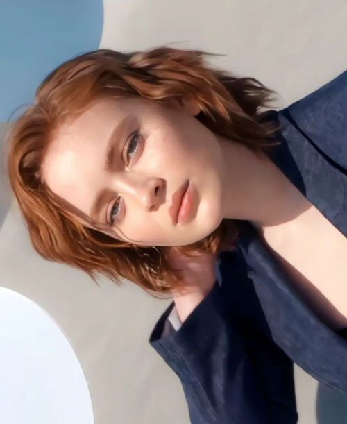 Sadie Sink for Armani Designer Glow, January 2024 1