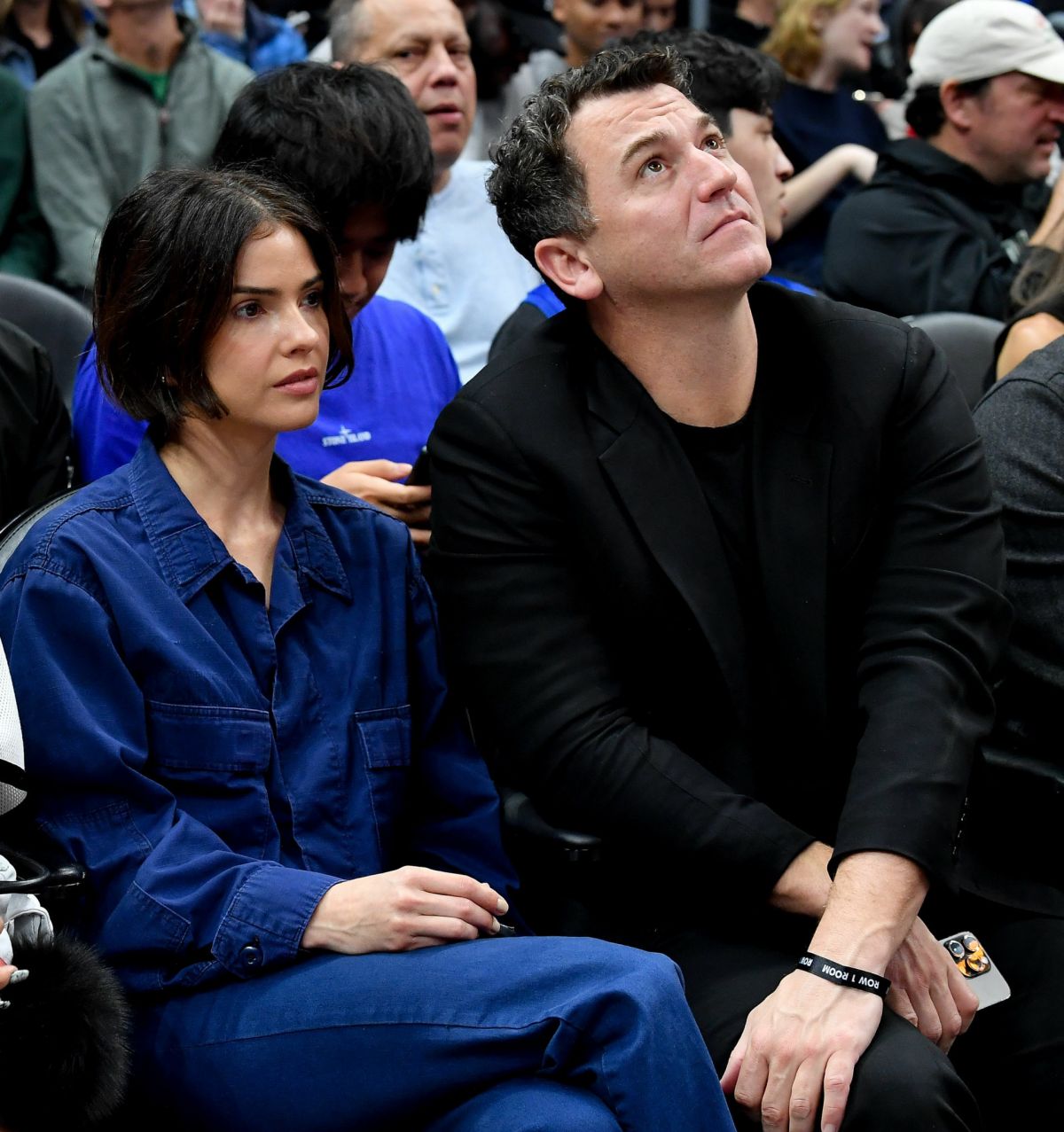 Shelley Hennig at Clippers vs Miami Heat Game in Los Angeles, January 2024