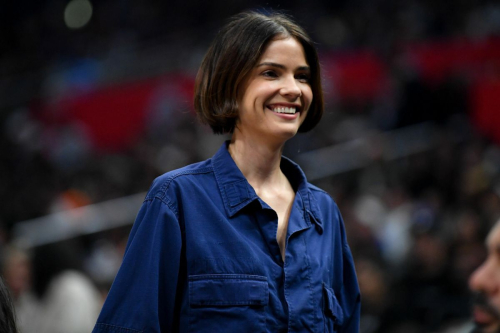 Shelley Hennig at Clippers vs Miami Heat Game in Los Angeles, January 2024 1