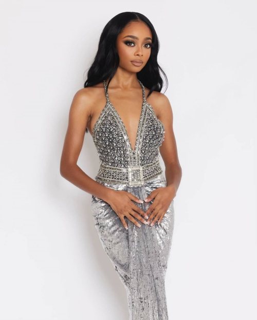 Skai Jackson Golden Globes Dress Photoshoot, January 2024 1