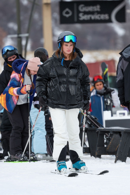 Stormi Bree Skiing in Aspen, January 2024 4