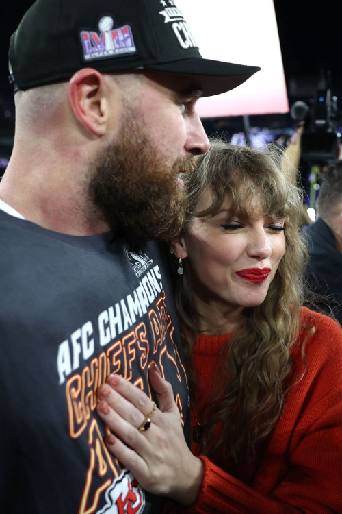 Taylor Swift and Travis Kelce at Kansas City Chiefs Game in Baltimore, January 2024 3