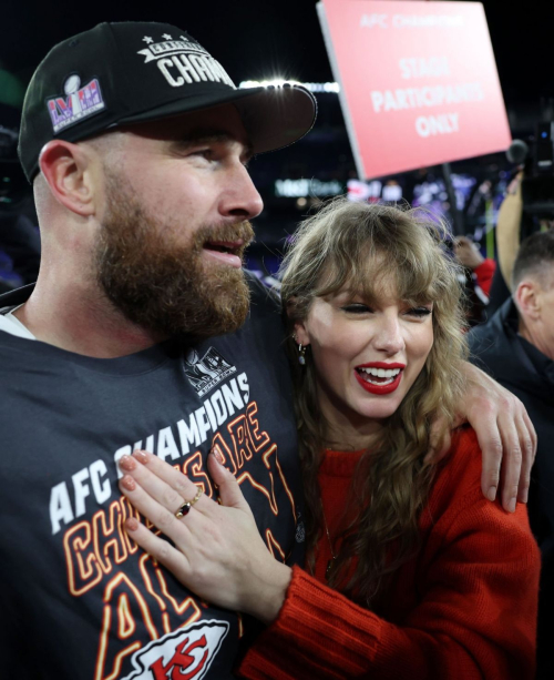 Taylor Swift and Travis Kelce at Kansas City Chiefs Game in Baltimore, January 2024 5