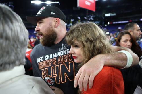 Taylor Swift and Travis Kelce at Kansas City Chiefs Game in Baltimore, January 2024 6