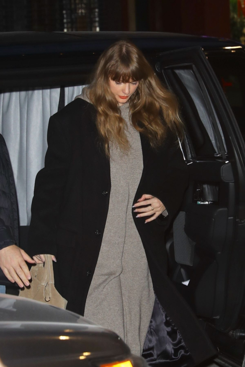 Taylor Swift Arrives at Electric Lady Studio, January 2024 5