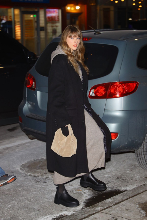 Taylor Swift Arrives at Electric Lady Studio, January 2024 6