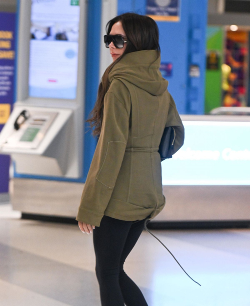 Victoria Beckham Arrives at JFK Airport in New York, January 2024 1