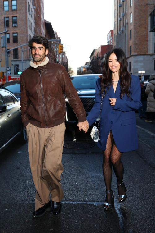 Abigail Spencer and Oscar Valls at Michael Kors Show New York, February 2024 2