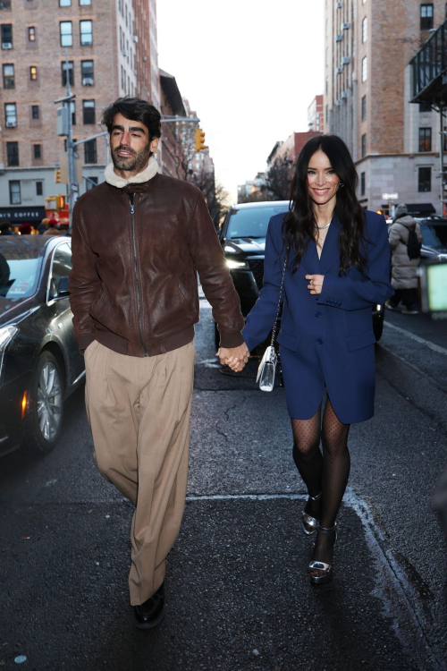 Abigail Spencer and Oscar Valls at Michael Kors Show New York, February 2024 3