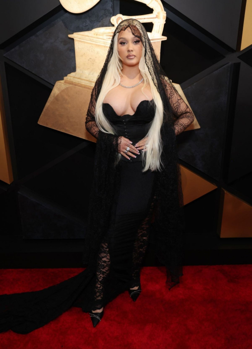 Alabama Barker at 66th Grammy Awards in Los Angeles, February 2024 2