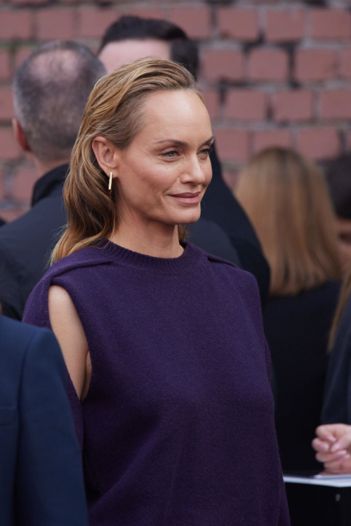 Amber Valletta Arrives at Fendi Fashion Show in Milan, February 2024