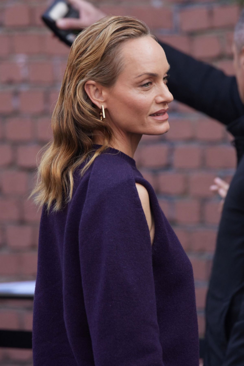 Amber Valletta Arrives at Fendi Fashion Show in Milan, February 2024 3