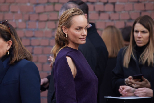 Amber Valletta Arrives at Fendi Fashion Show in Milan, February 2024 5