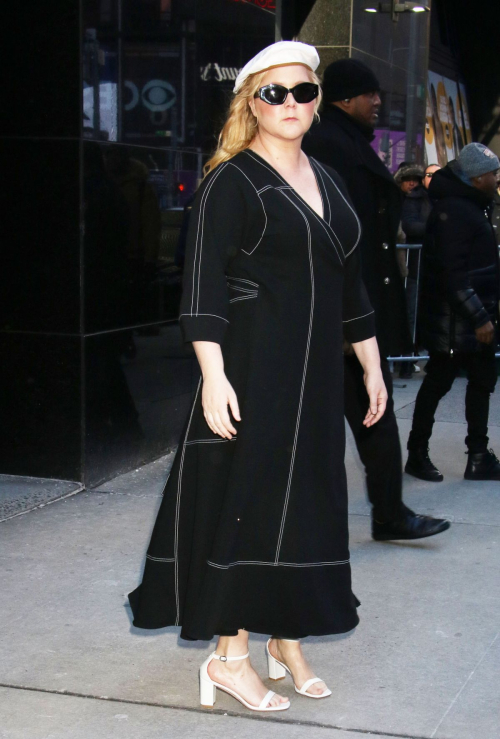 Amy Schumer Arrives at Good Morning America, February 2024 3