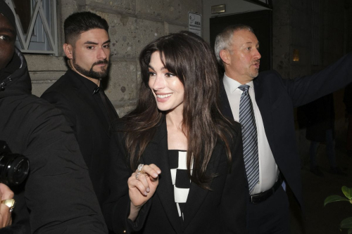 Anne Hathaway Leaves Versace Fashion Show, Milan, February 2024 1