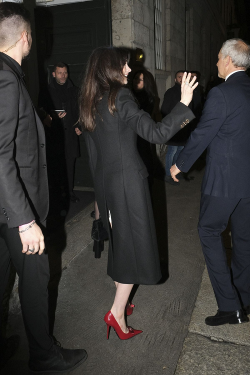 Anne Hathaway Leaves Versace Fashion Show, Milan, February 2024 3